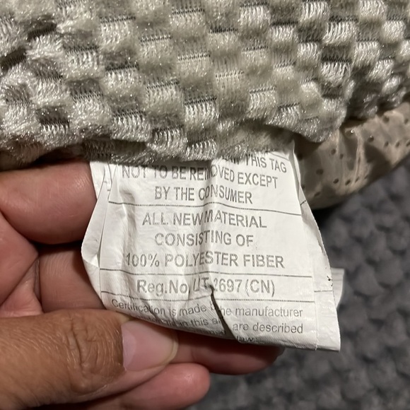 Small Pet Bed Hive Hidey House Tan Fluffy EUC #CL-02 - Picture 3 of 3